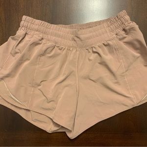 Lululemon Hotty Hot 4” shorts